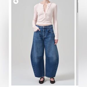 $298 Citizens of Humanity Horseshoe Jean
In Claremont size 27